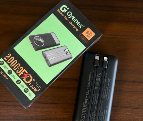 Gyenex 20,000 mAh Smart Quick Charge Power Bank.