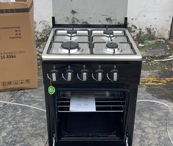 4-burner Freestanding Gas Cooker