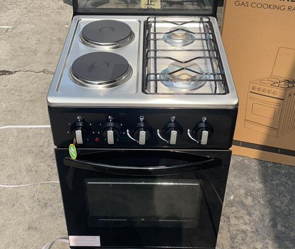 Globalstar 2+2 freestanding cooker, featuring both gas burners and electric hotplates.